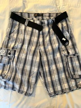 Lee Men’s Plaid Cargo Shorts in White & Blue